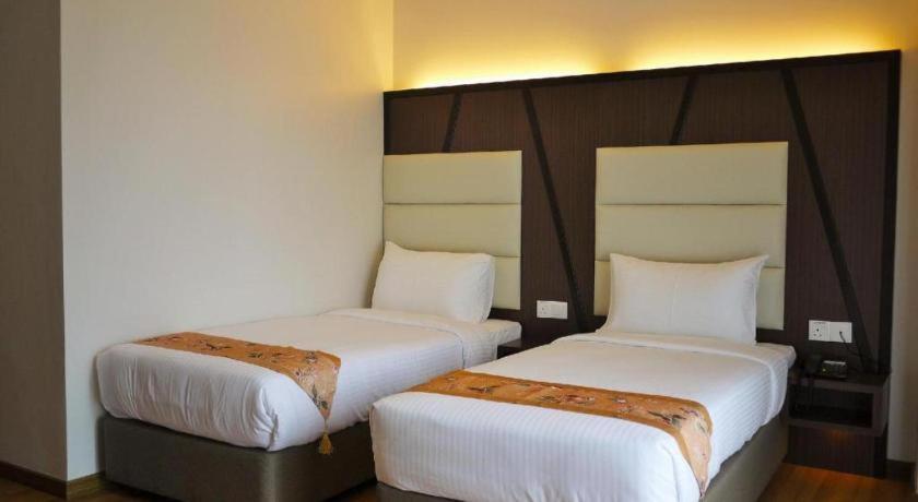 Hotel Grand Baron Taiping Exterior photo